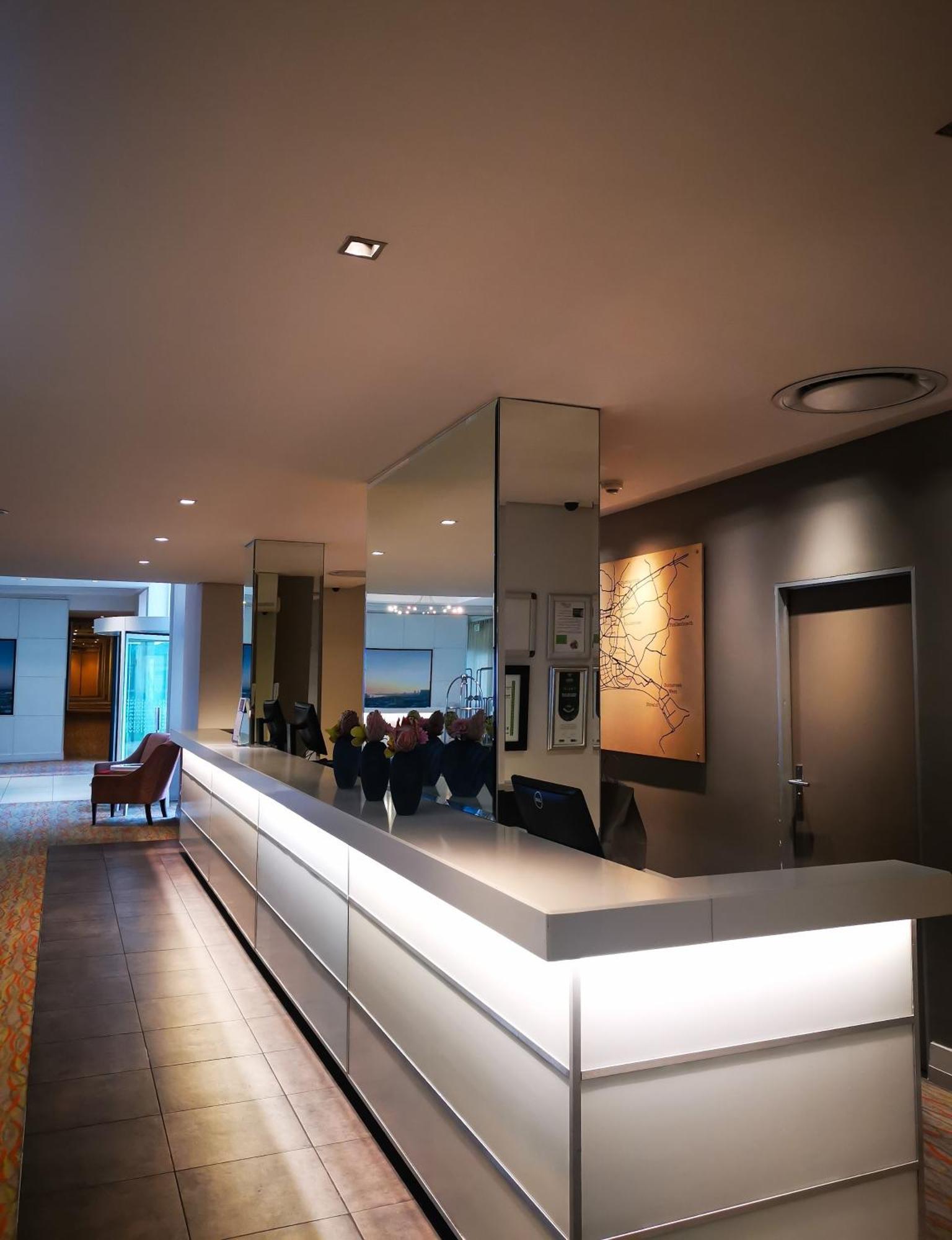 Garden Court Nelson Mandela Boulevard Cape Town Exterior foto