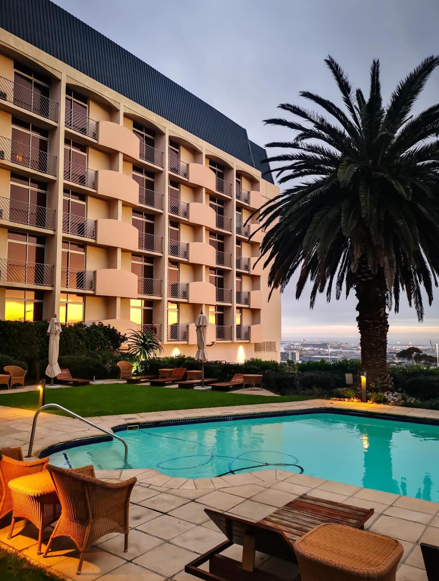 Garden Court Nelson Mandela Boulevard Cape Town Exterior foto